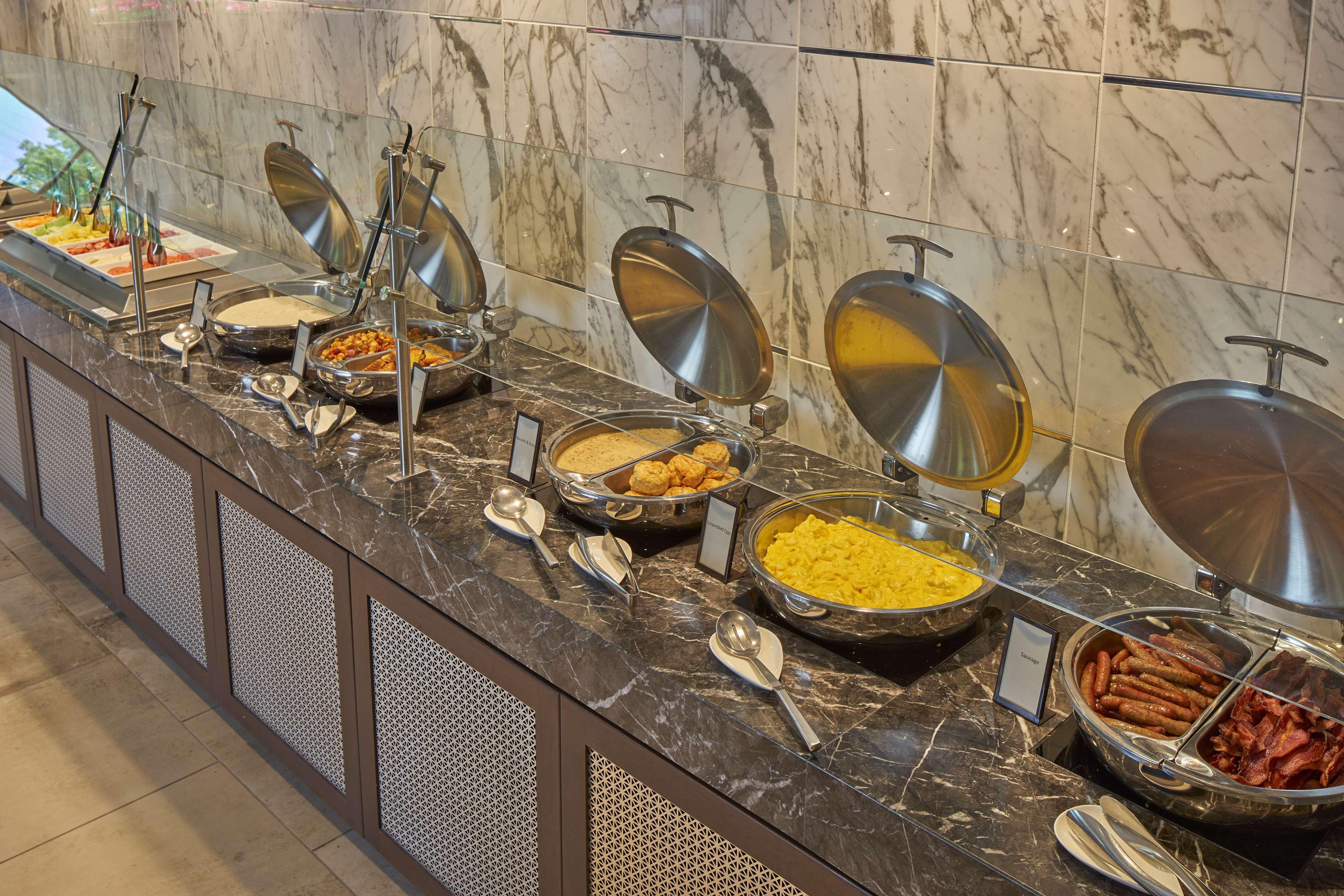 Hilton Raleigh North Hills Otel Restoran fotoğraf