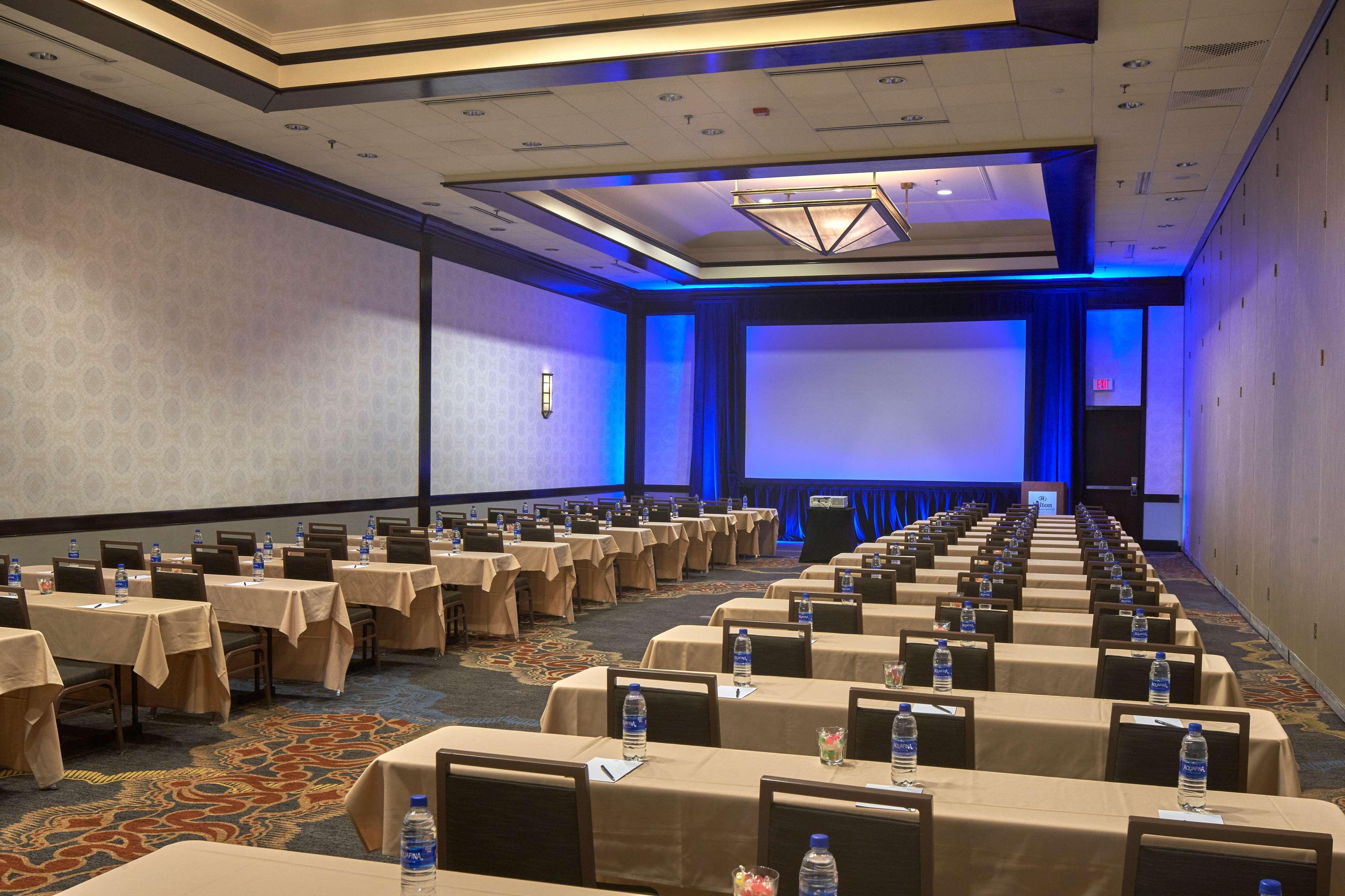 Hilton Raleigh North Hills Otel Dış mekan fotoğraf