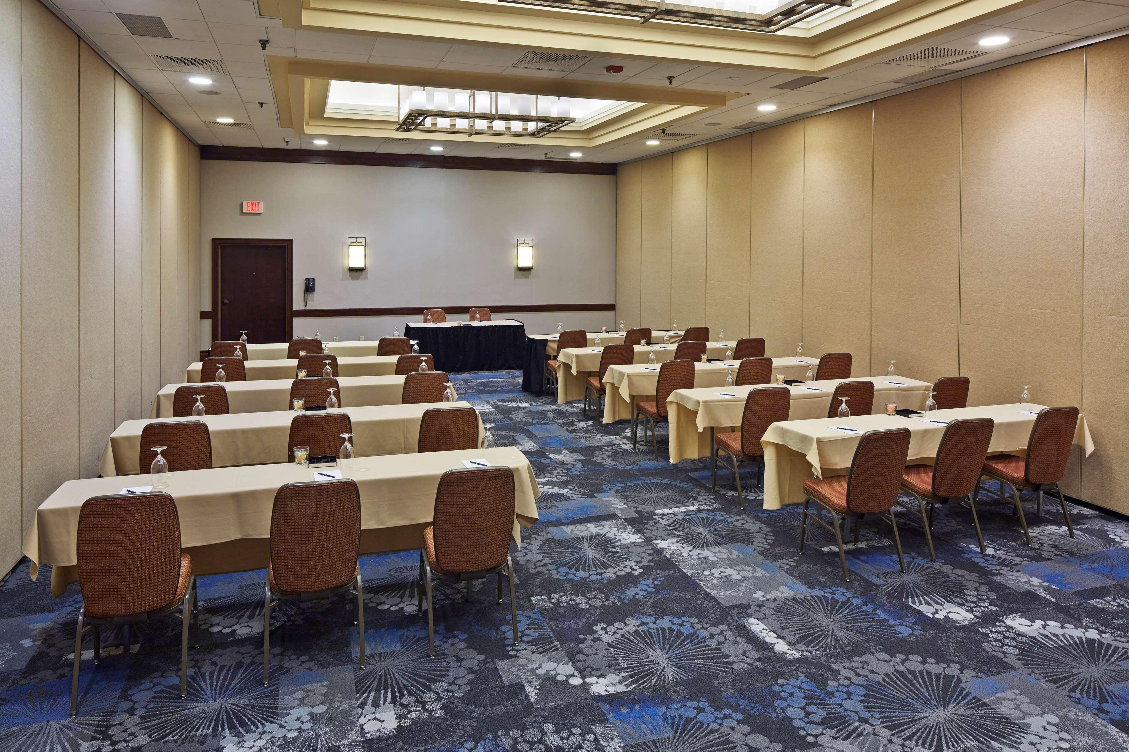 Hilton Raleigh North Hills Otel Dış mekan fotoğraf