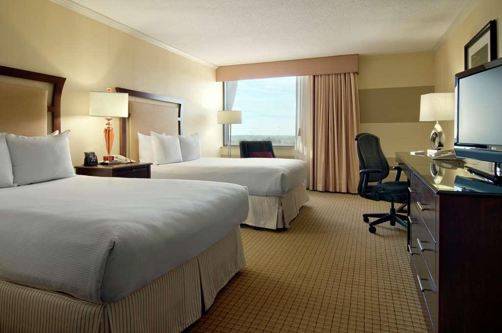 Hilton Raleigh North Hills Otel Oda fotoğraf
